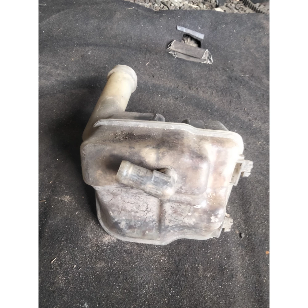 8200447047 расширительный бачок системы охлаждения Renault Laguna 2