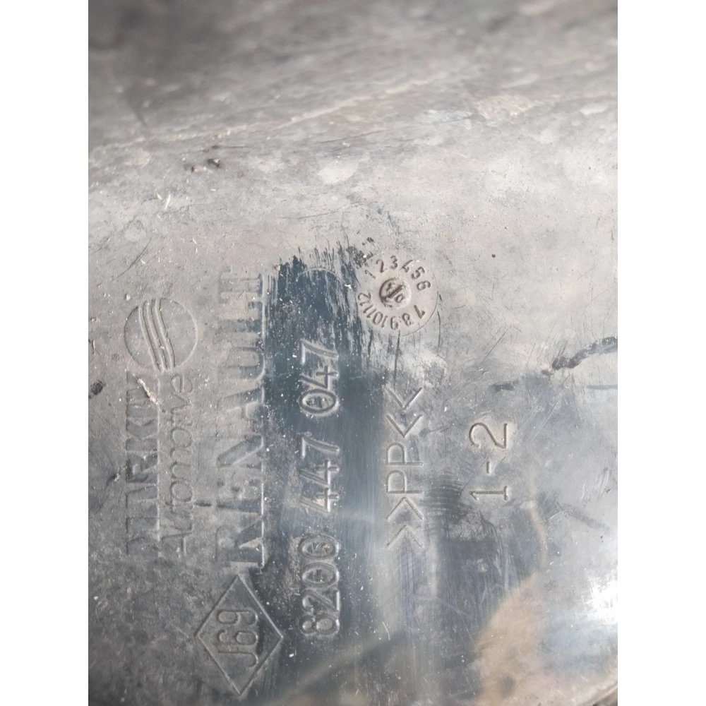 8200447047 расширительный бачок системы охлаждения Renault Laguna 2