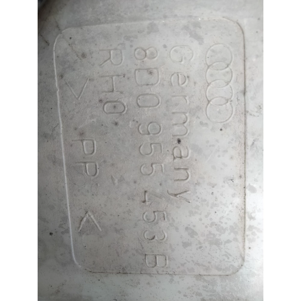 8D0955453B бачок омывателя лобового стекла Audi A4 B5
