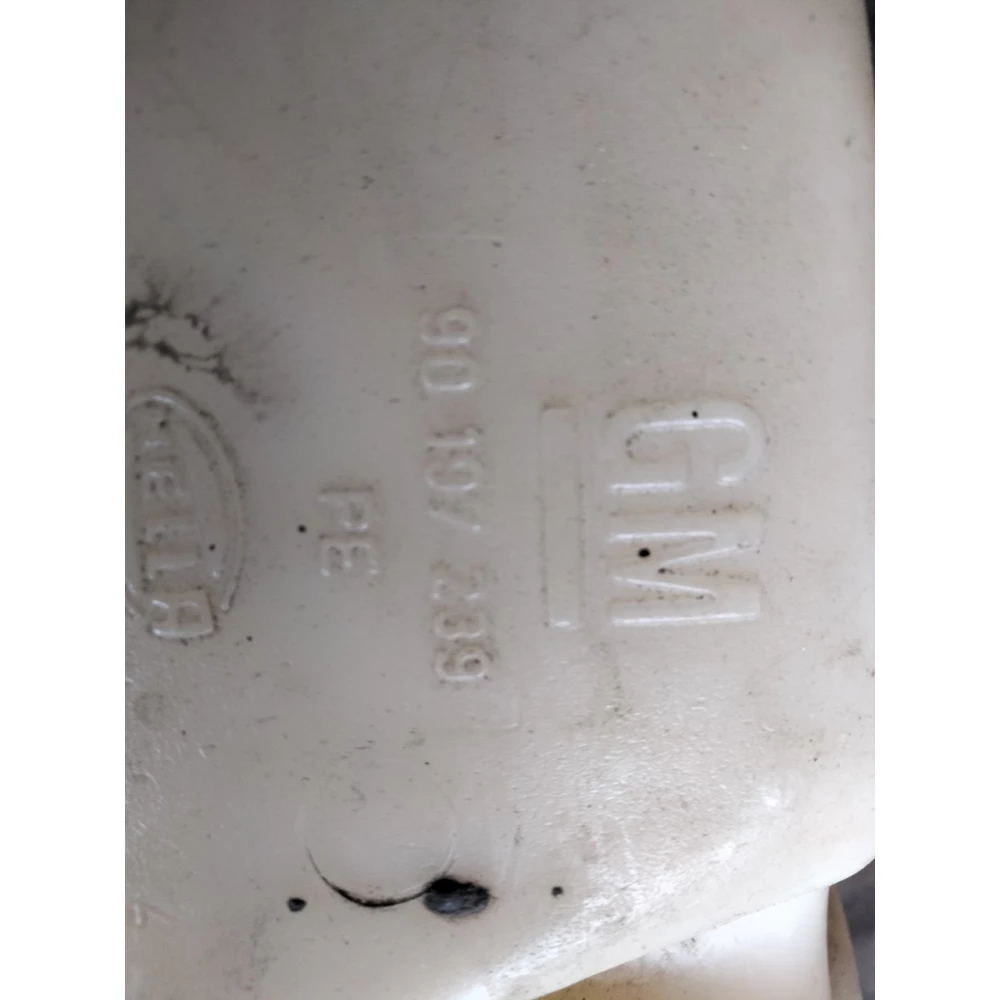 90197239 бачок омывателя лобового стекла Opel Kadet