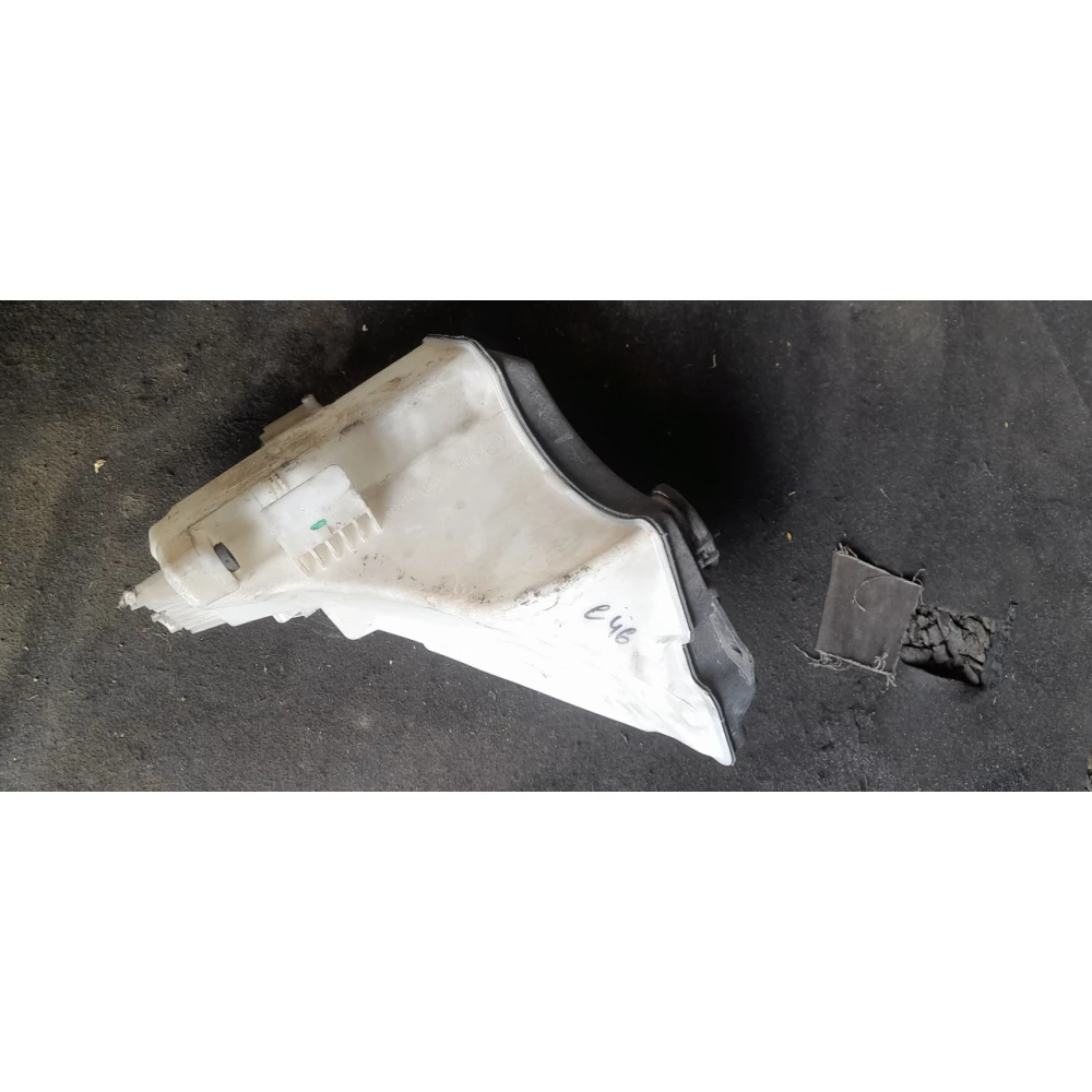 61667007970 бачок омывателя лобового стекла BMW E46