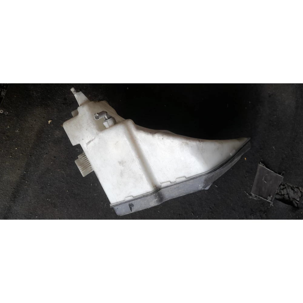 61667007970 бачок омывателя лобового стекла BMW E46