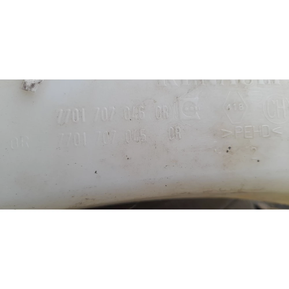 7701707046 бачок омывателя лобового стекла Renault Megane 1