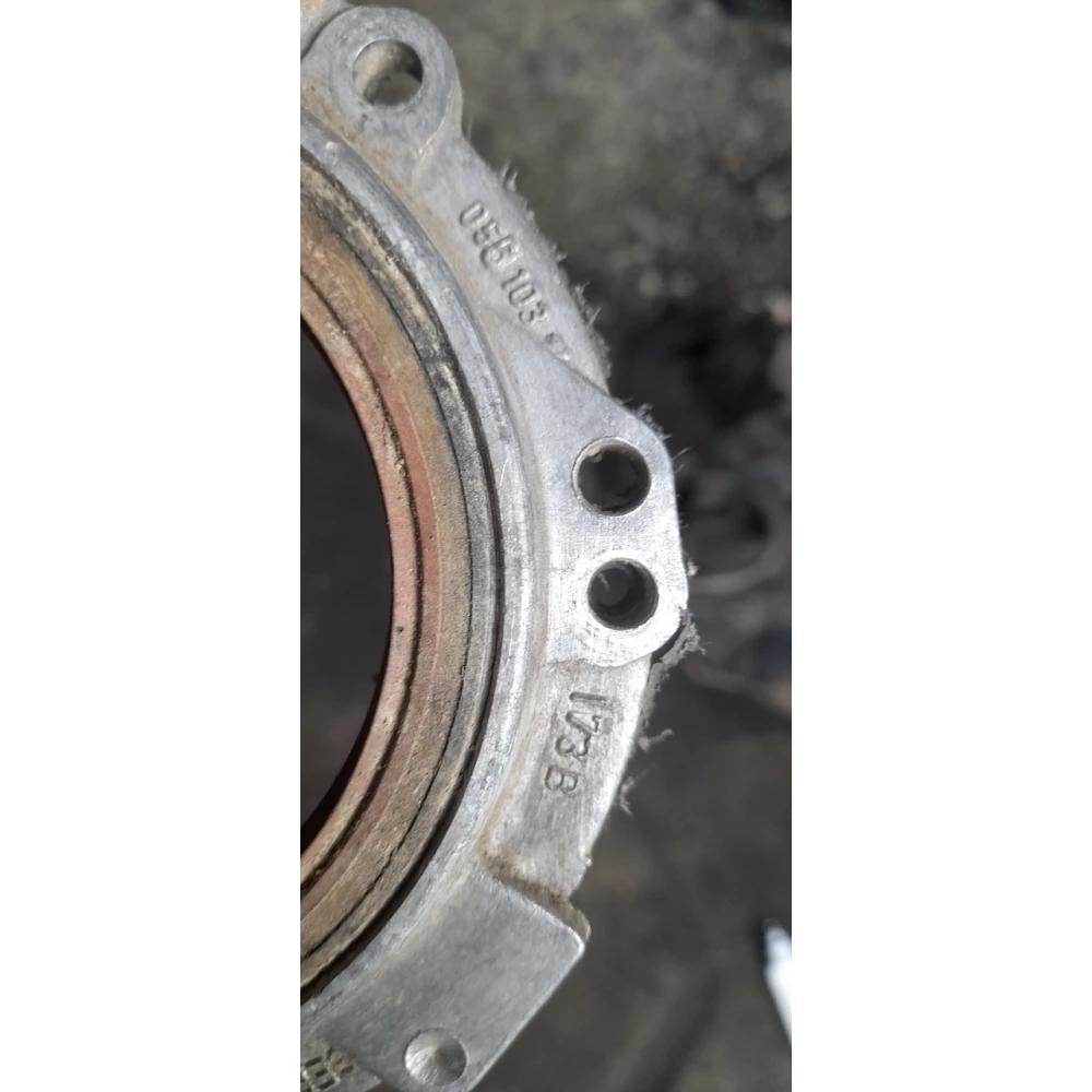 055103173B крышка заднего сальника коленвала Audi 80 Passat B4