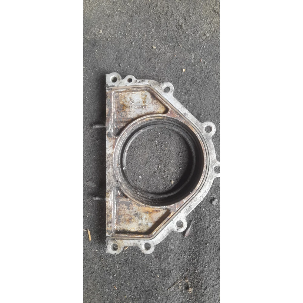 04663623 задняя крышка двигателя  Chrysler 2.7 L