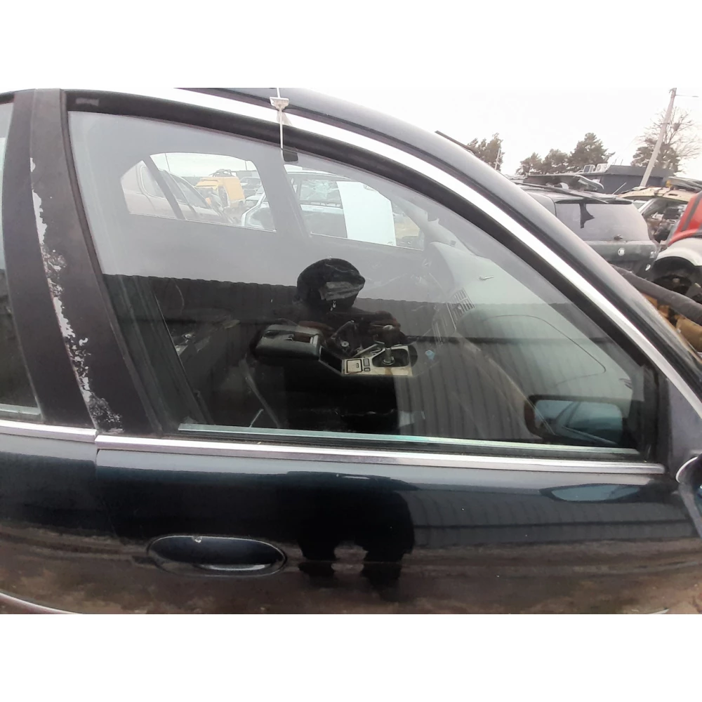 Переднее правое скло Bmw E39