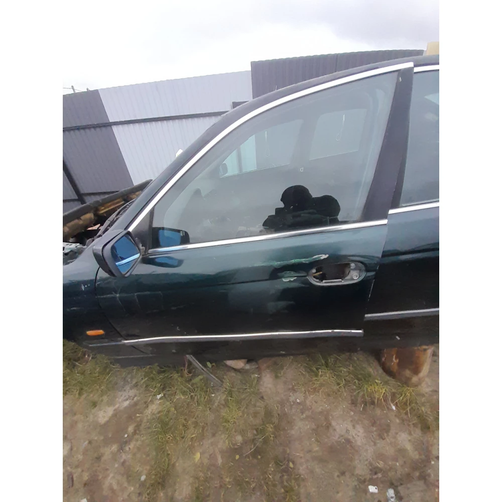 Передняя левая дверь Bmw E39