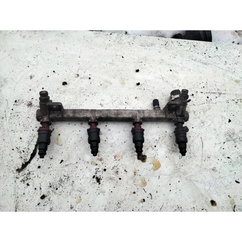 Топливная рейка Opel 1.8 16V. GM90441551