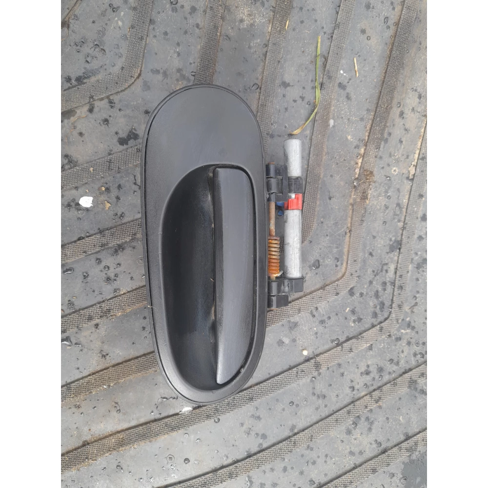 Задняя правая ручка двери Nissan Almera  N16