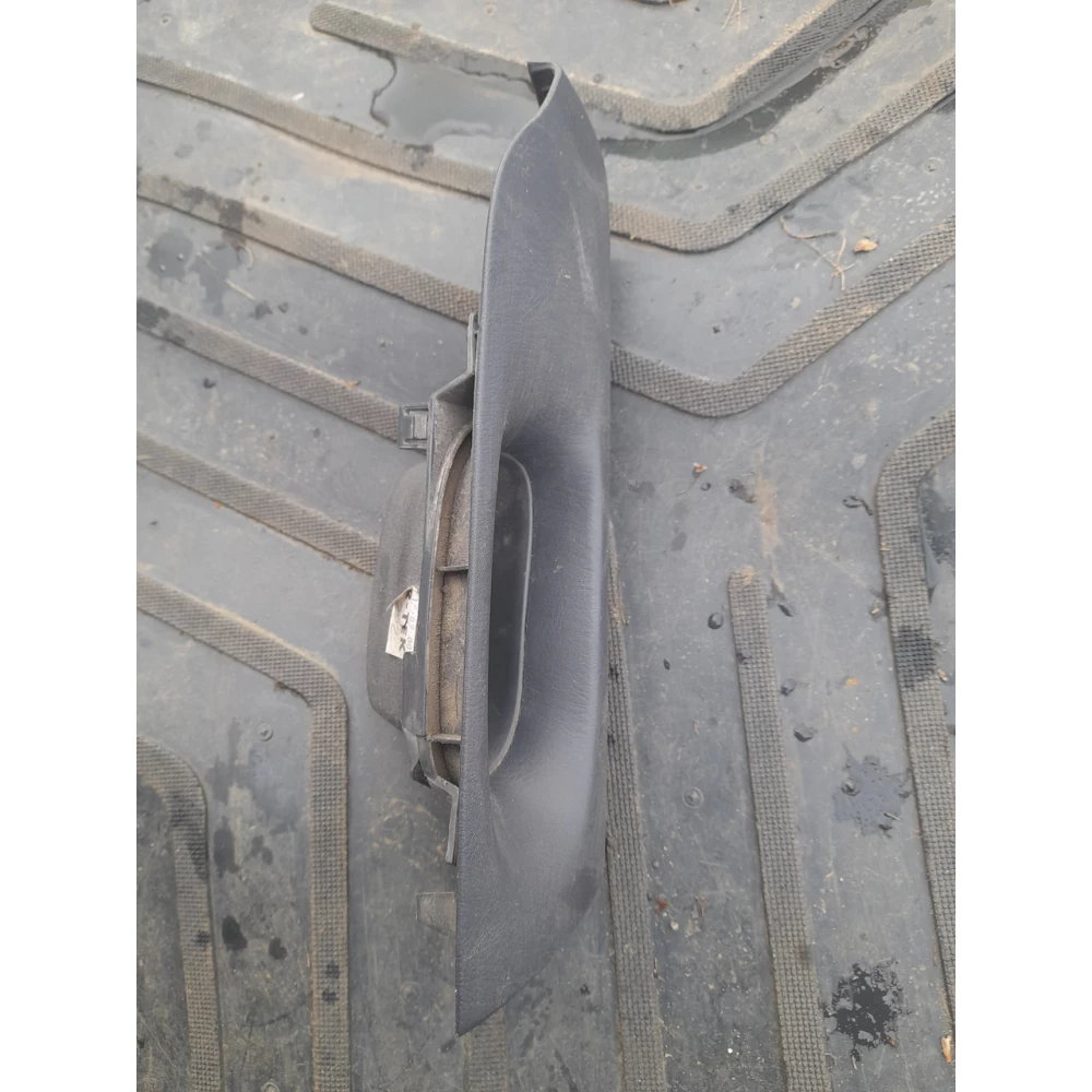 Правый  пластик дверной карты Nissan Almera N16 82946