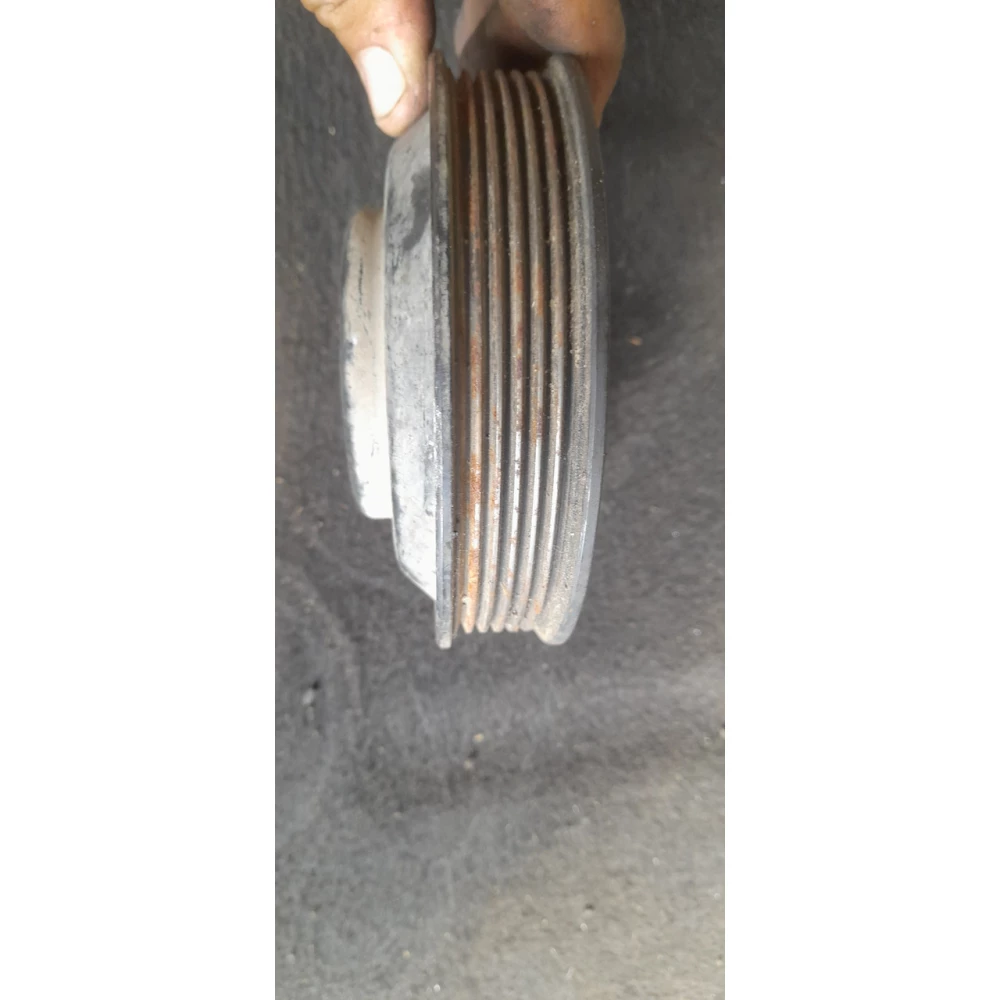 037105255A шкив коленвала  Passat B3 B4 Golf 3 Vento 1.6b
