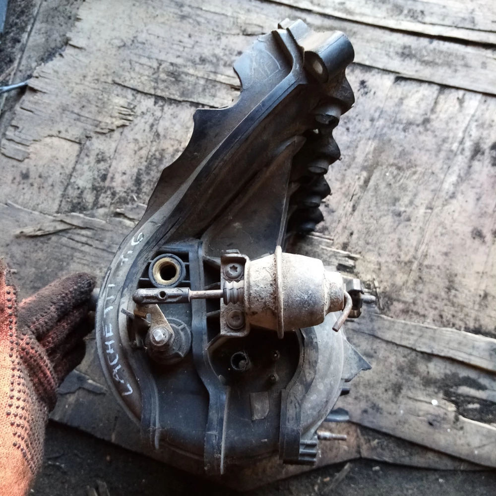 Впускной коллектор Chevrolet Lacheti 1.6 96452343