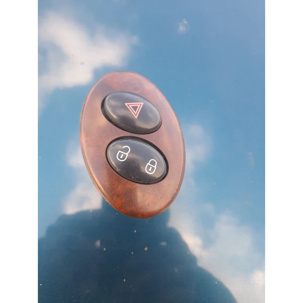Кнопка аварийки Rover 75