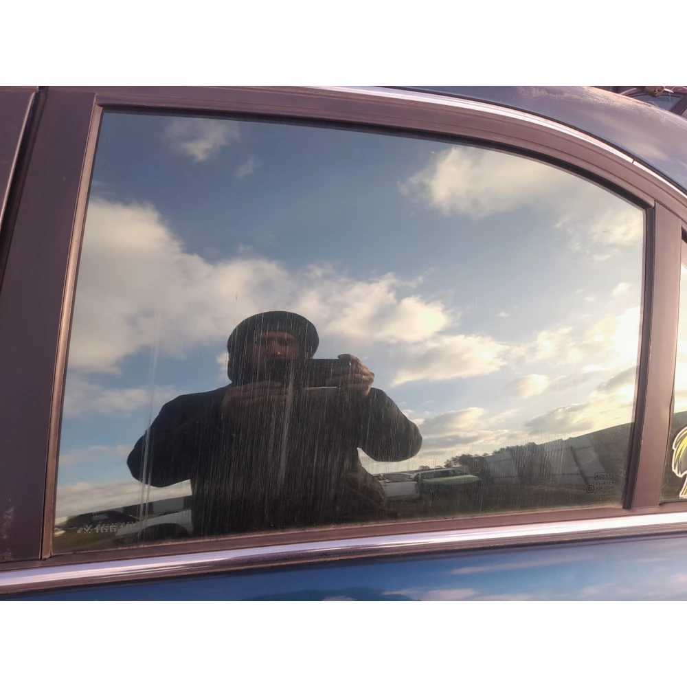 Заднее левое скло Rover 75