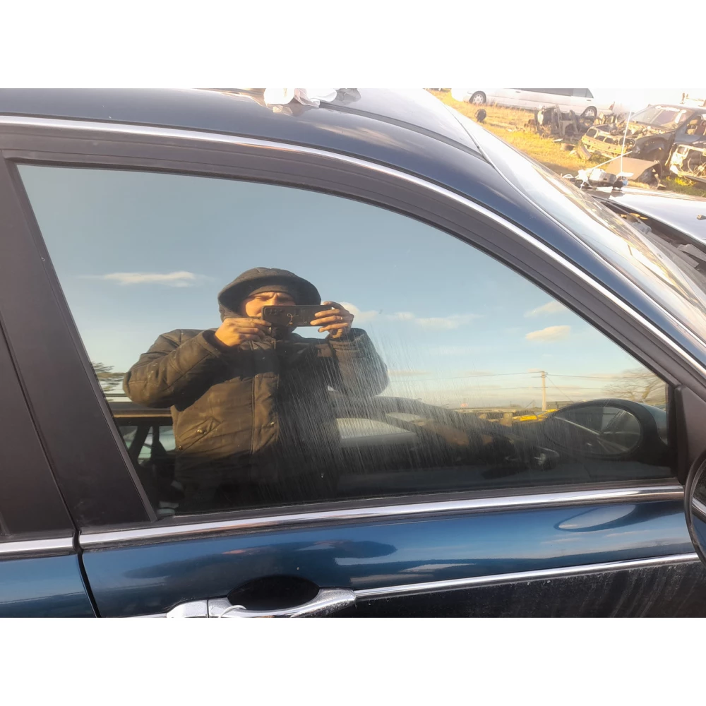 Переднее правое скло Rover 75