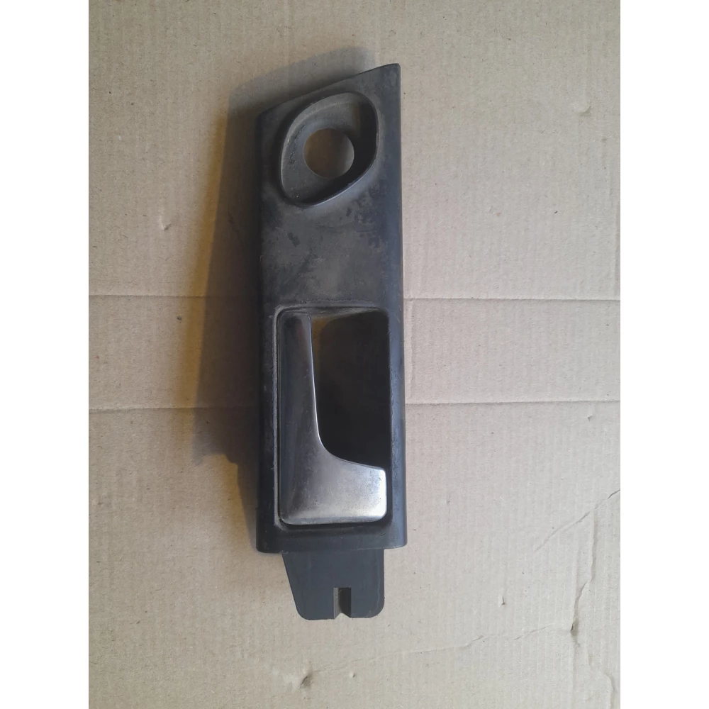 Передняя правая ручка двери Audi A4B5