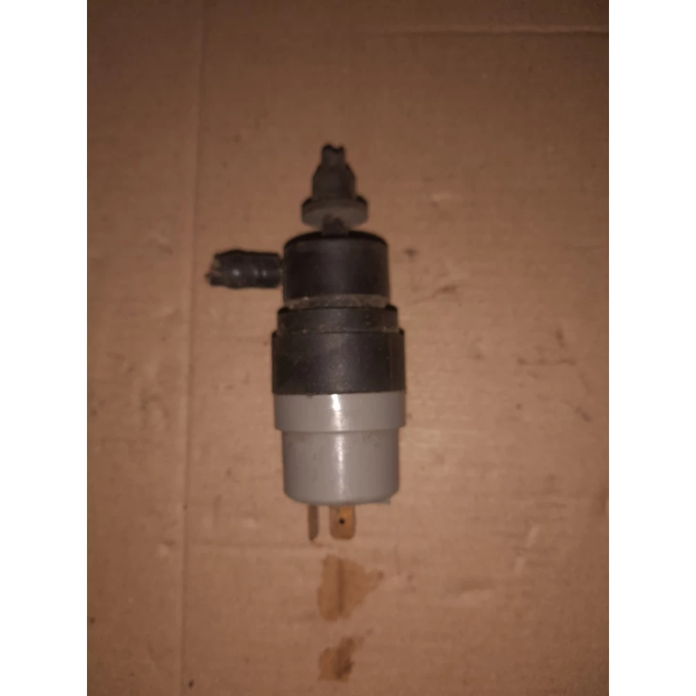 Моторчик  бачка стеклоочестителя Ауди А6С4