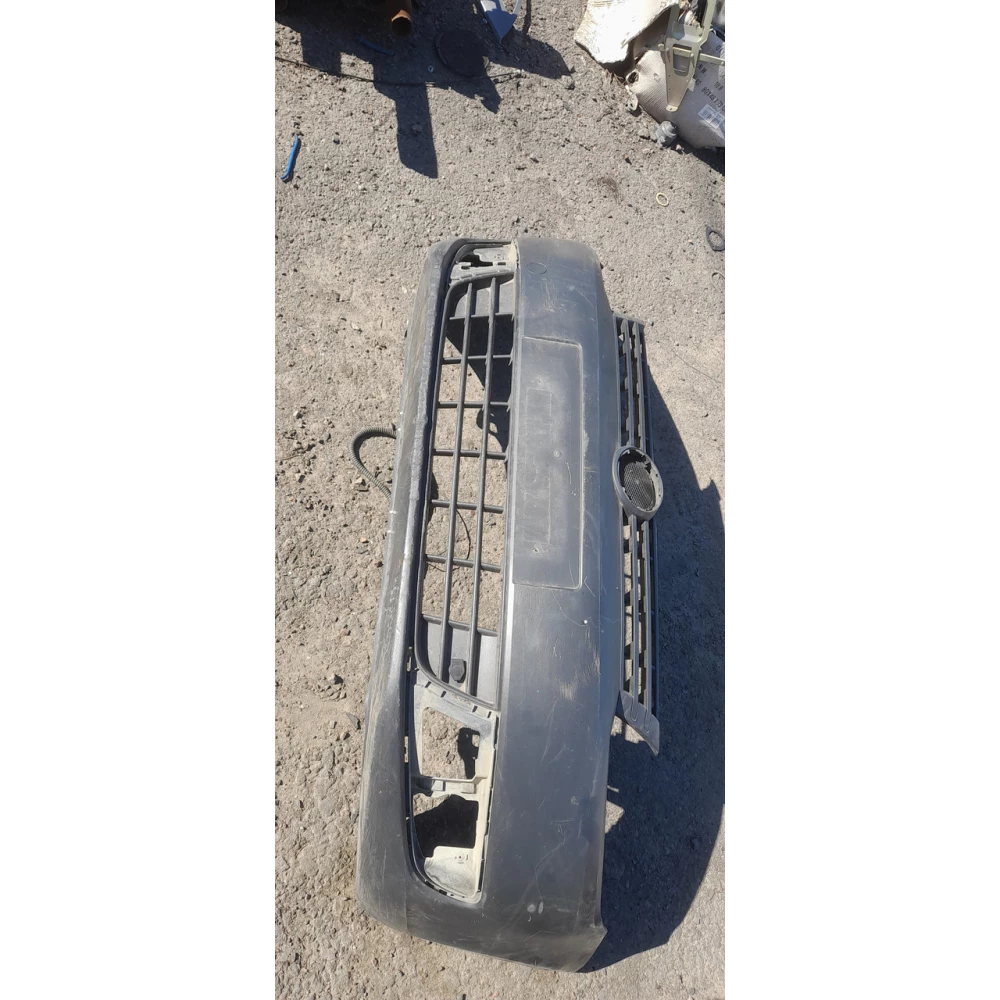 2K5807221A передний бампер Volkswagen Caddy 2011-2015год