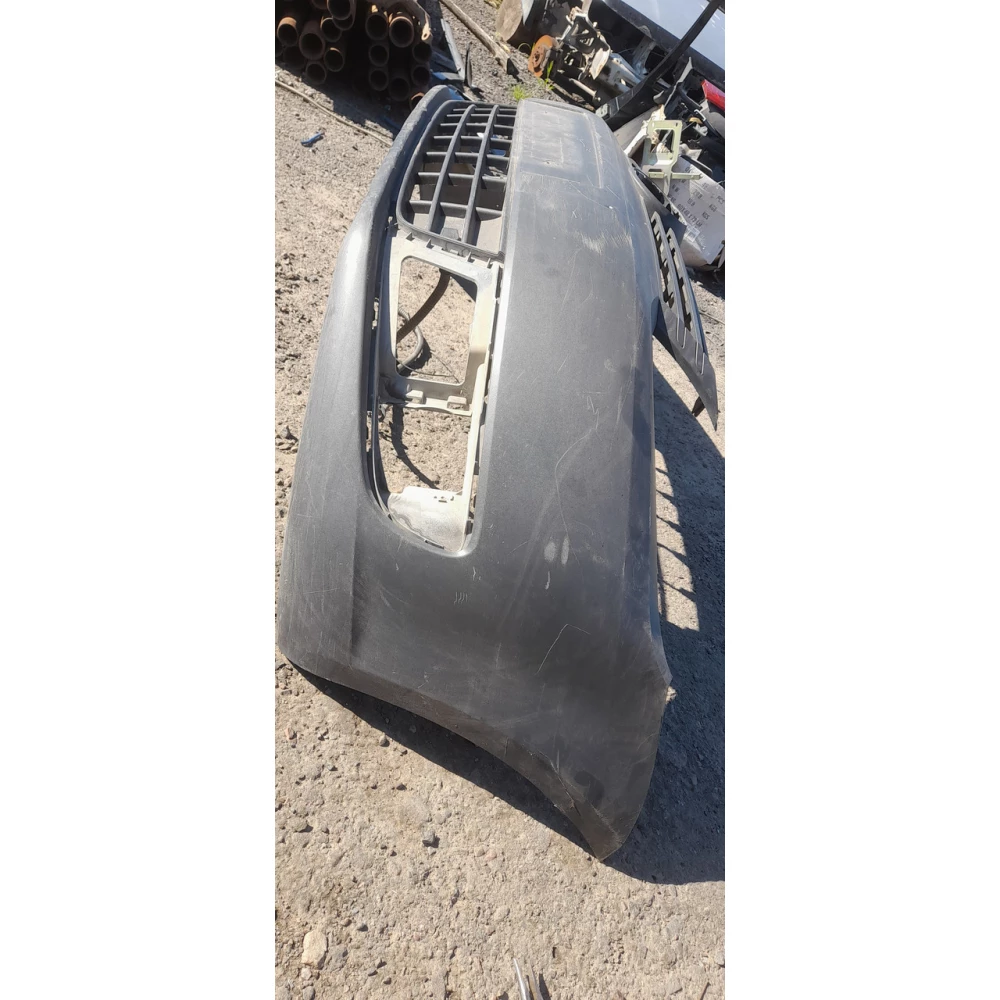 2K5807221A передний бампер Volkswagen Caddy 2011-2015год