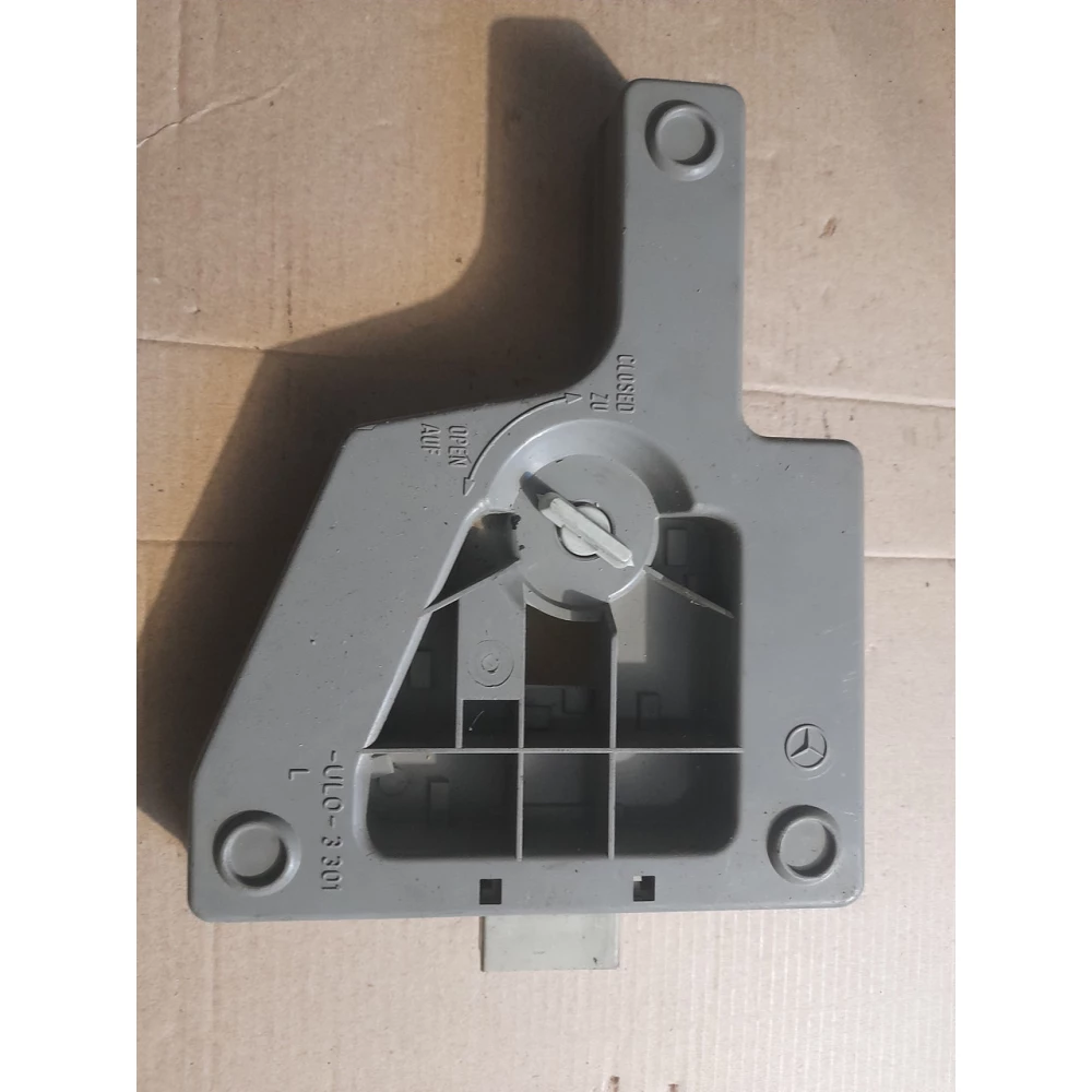 Плата заднего левого фонаря  Mercedes-Benz w124