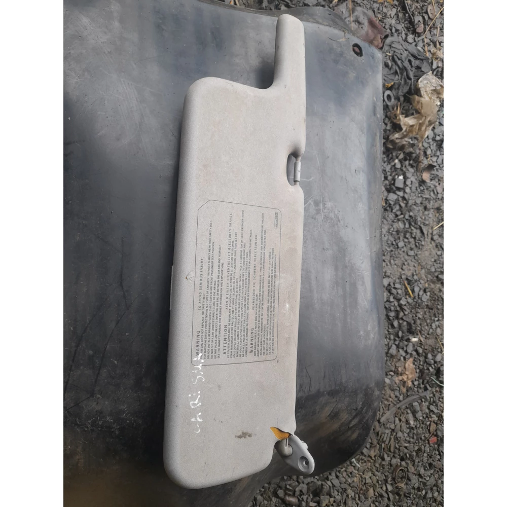 Левый солнцезащитный козирок Mitsubishi Carisma