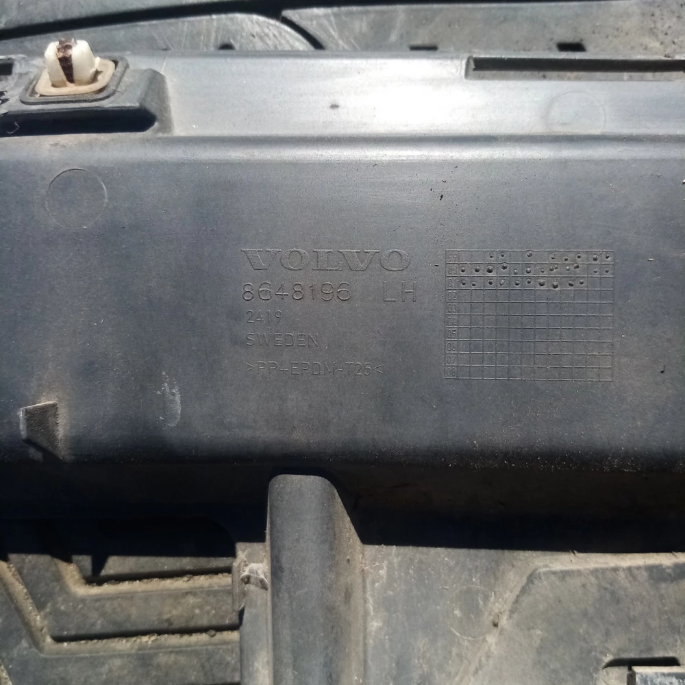 Правое крепление бампера Volvo s 80 8648197