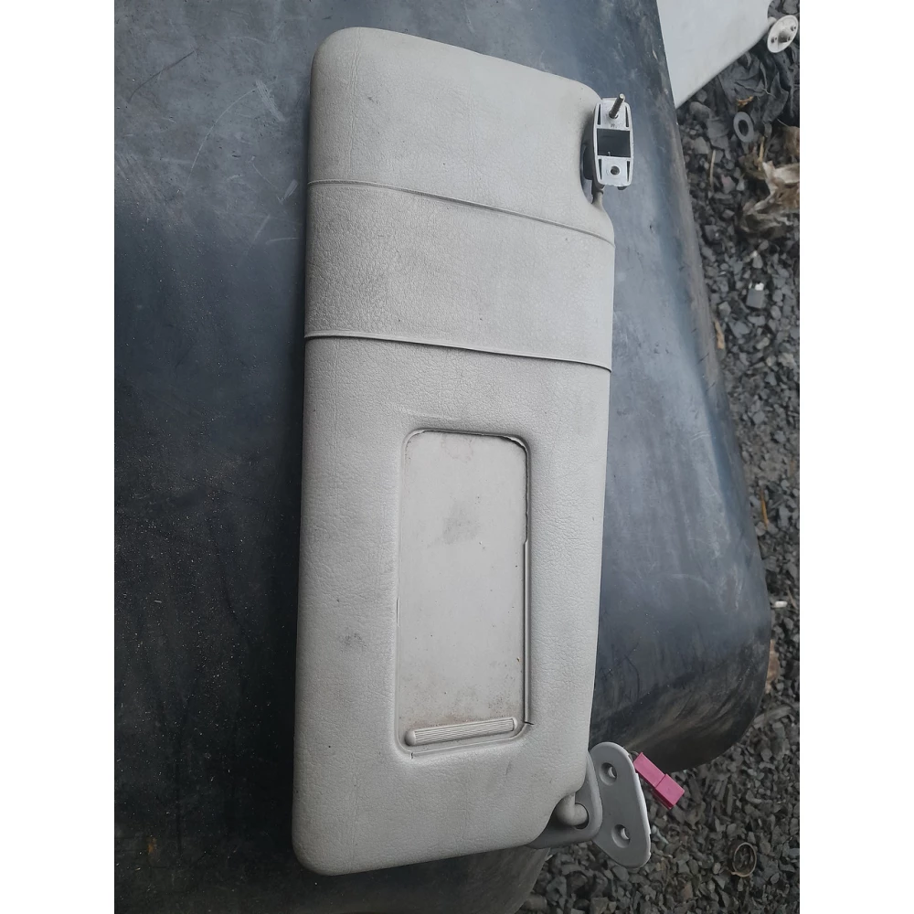 Правый солнцезащитный козирок Bmw E39