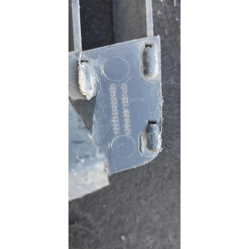 8D0807345AA решётка бампера левая Audi A4B5