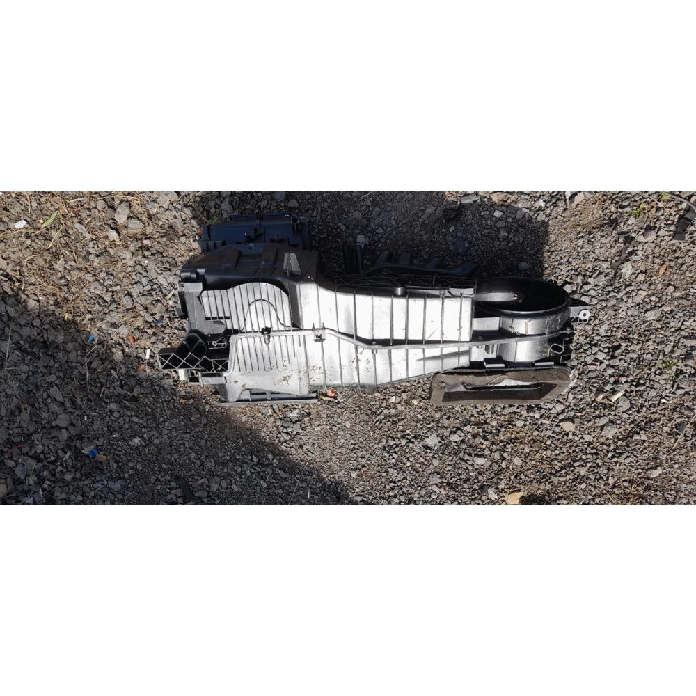 1K1819515 /1K1819061 корпус печки Volkswagen Caddy III