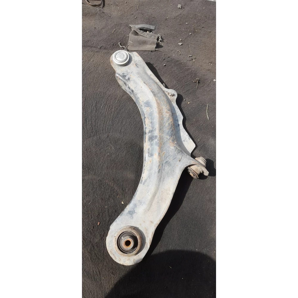 Ричаг передний правый Renault Megane 2, Scenic 2