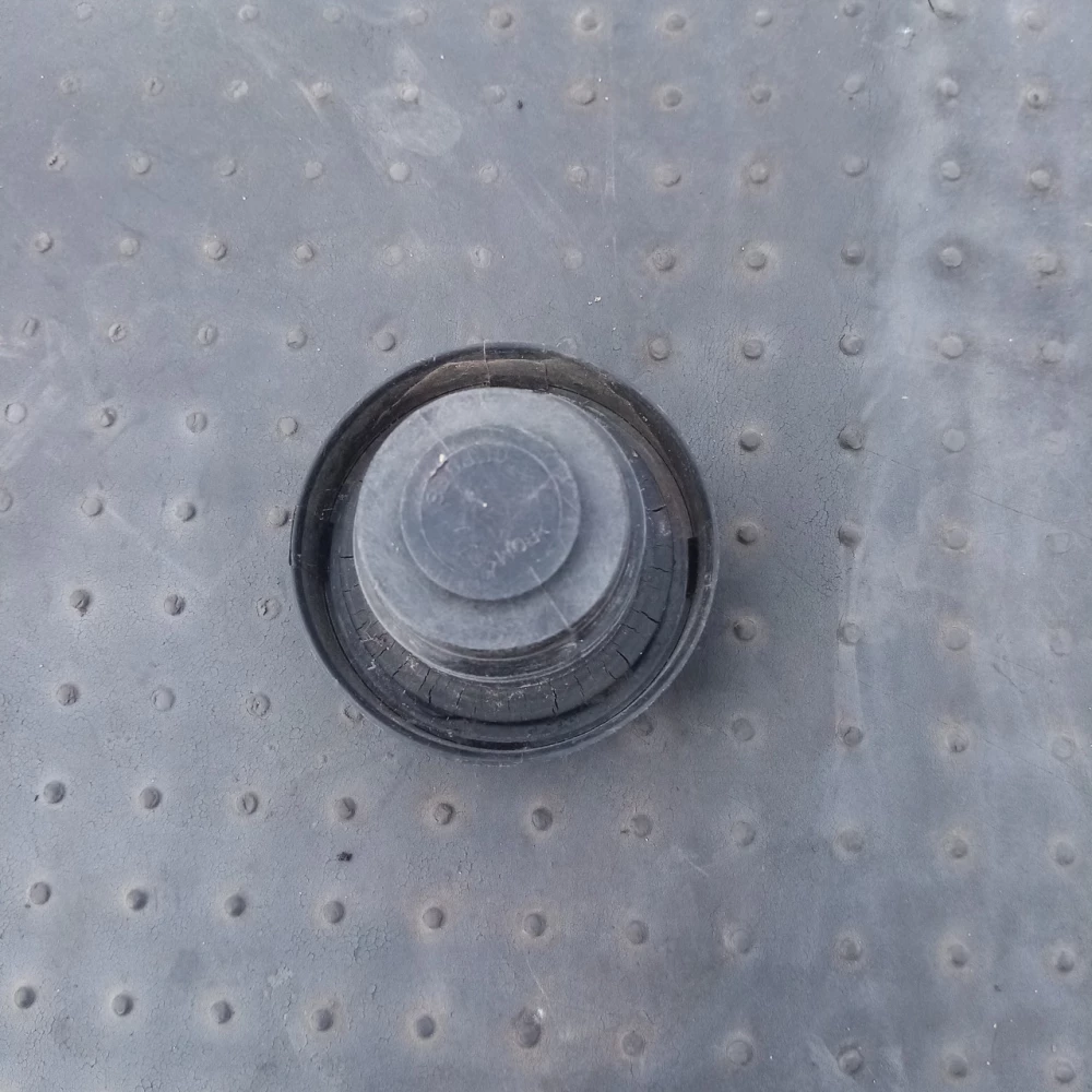 Кришка маслозаливной горловины Volvo s80 2.4