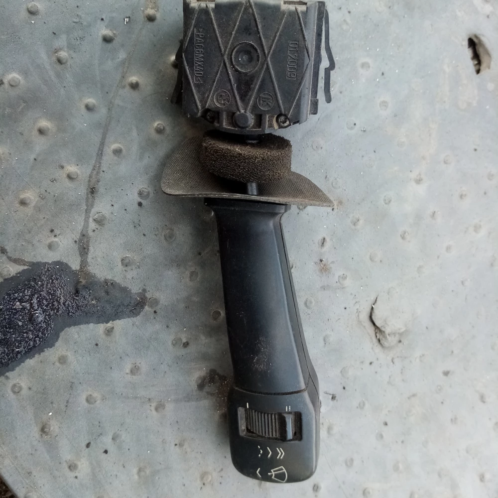 Правый Подрулевой переключатель BMW e39 8352013