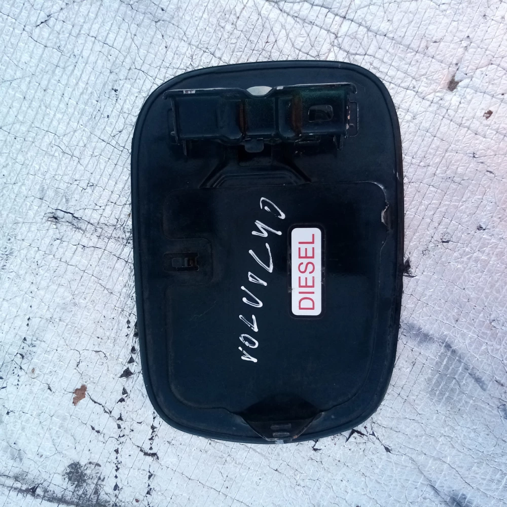 Лючок бензобака Volvo v40