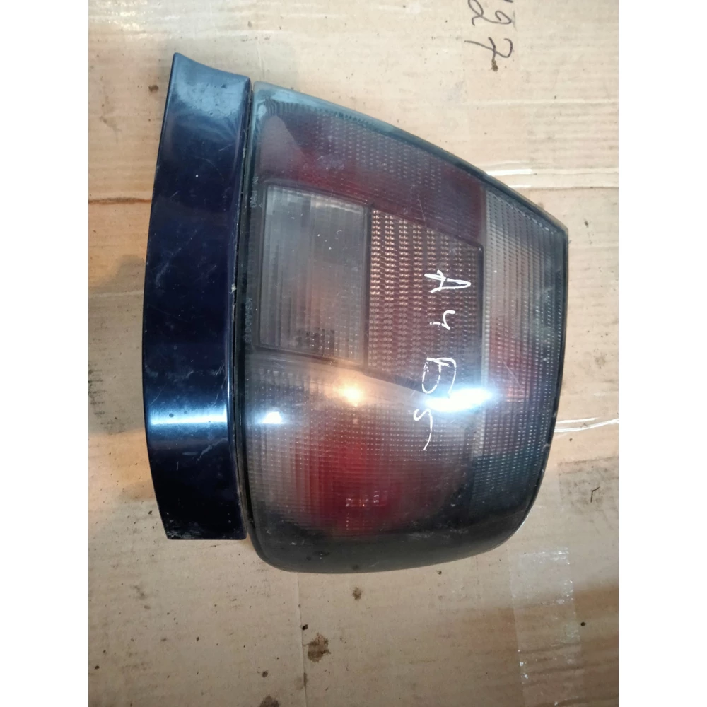 Фонарь задний правый Audi A4 B5