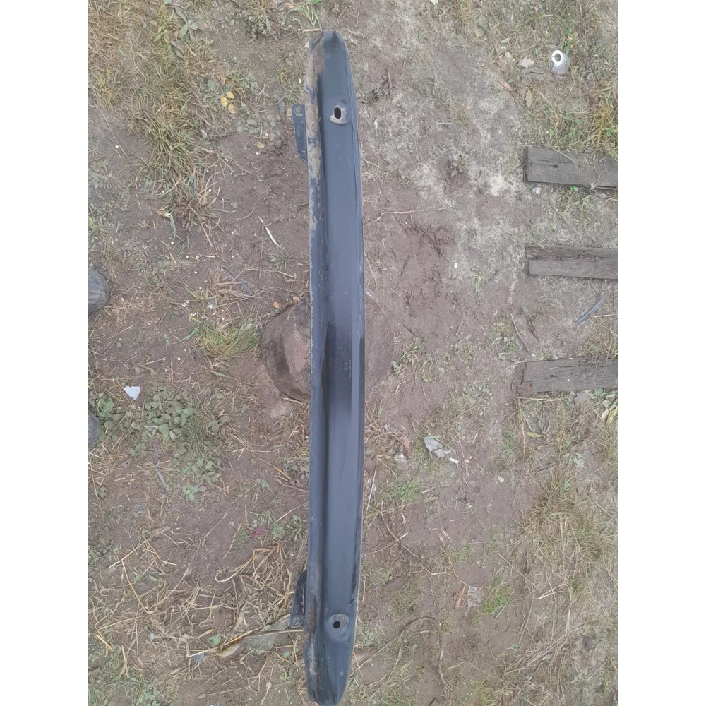 Усилитель  заднего бампера Vw Golf 4