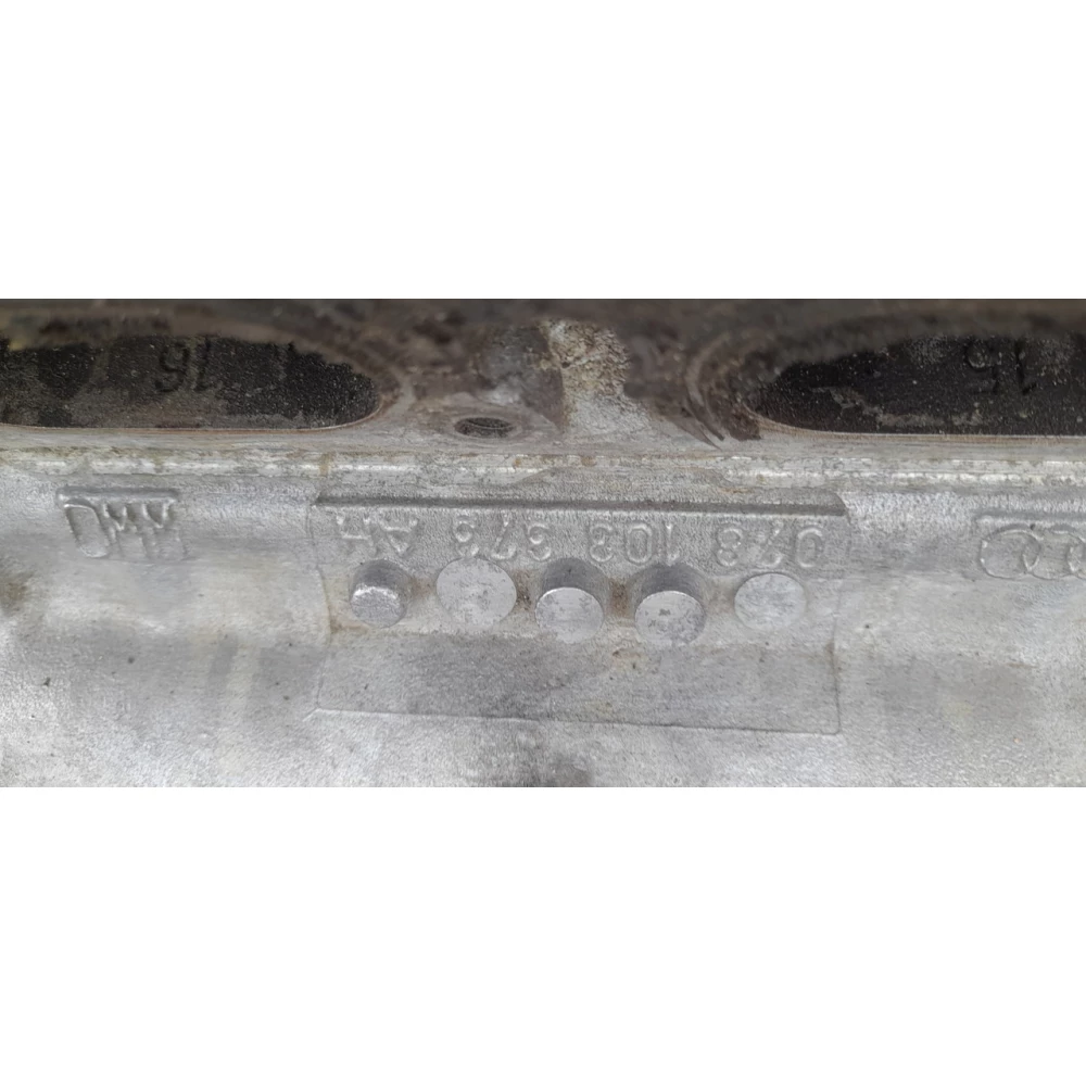 078103373AH головка блока цилиндров Audi A6 C5  Passat  2.4 i