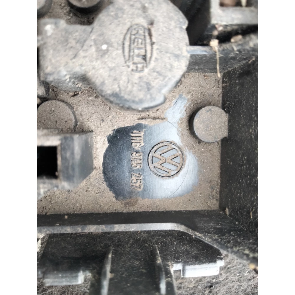 1H6945257 плата заднего фонаря Volkswagen Golf 3