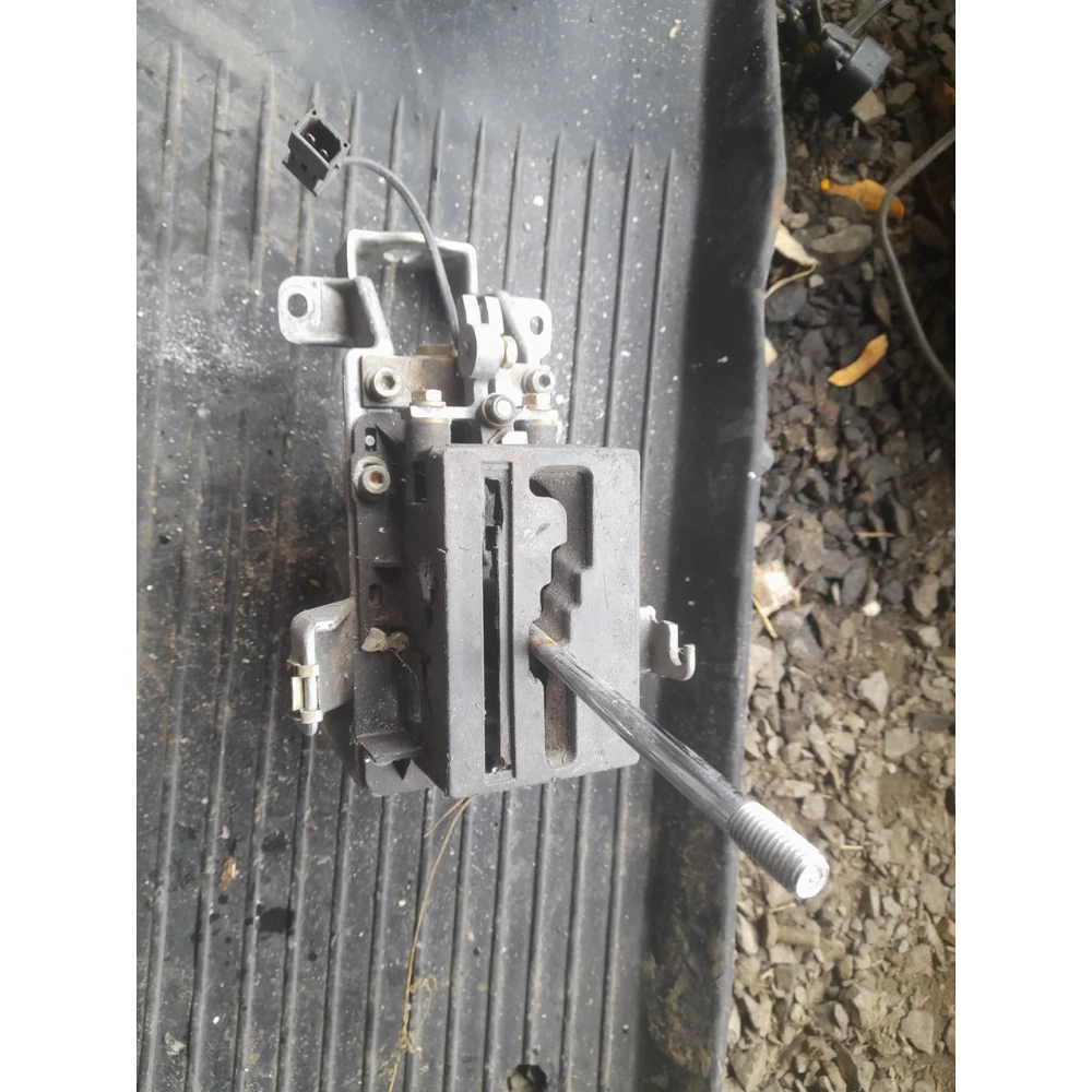 Кулиса Кпп Ауди 10 с4 автомат 4А0713105