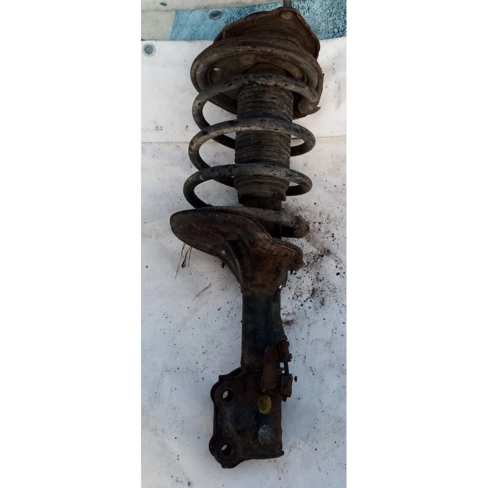 Передняя стойка Hyundai Elantra @