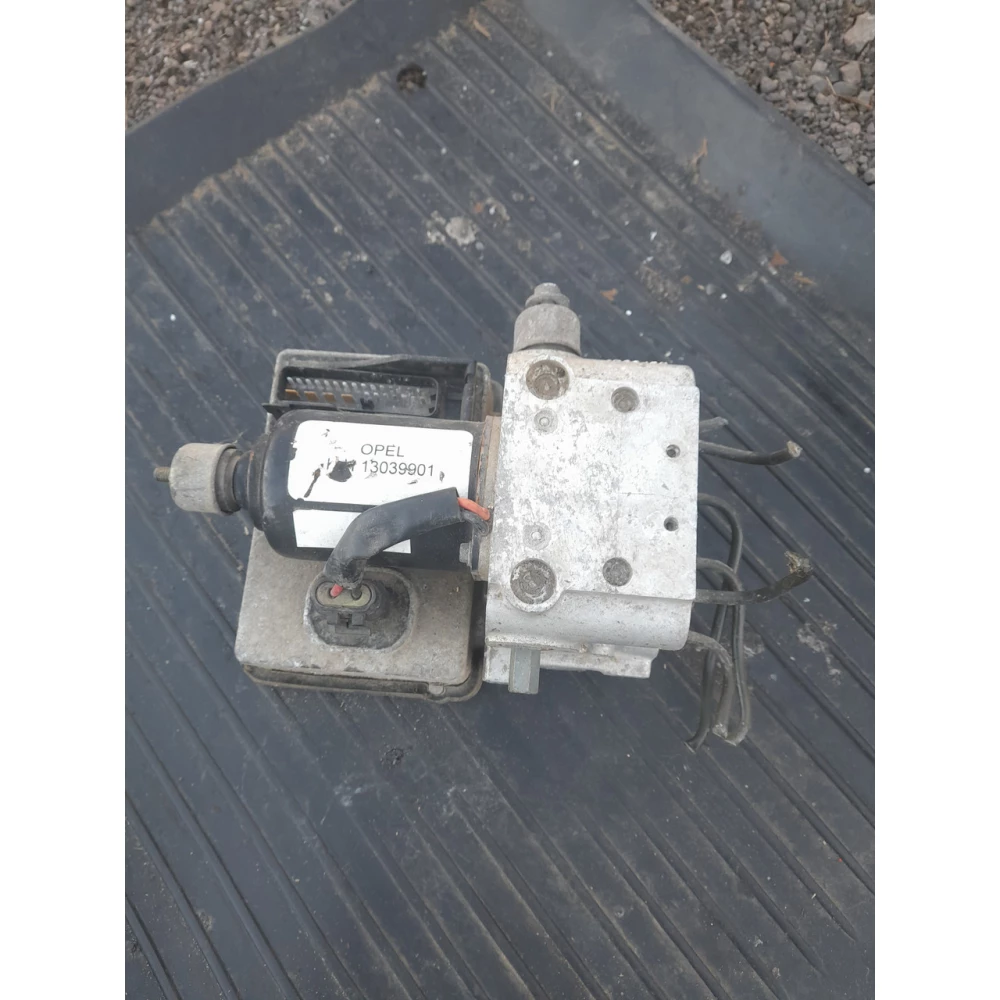 Блок Abs Opel Vectra B  2.0 13039901