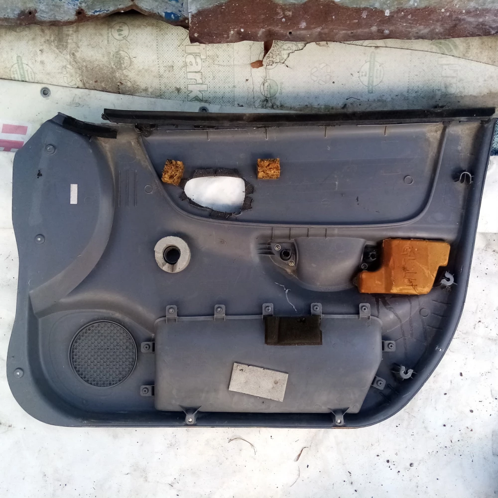 Передняя левая карта двери Hyundai Accent