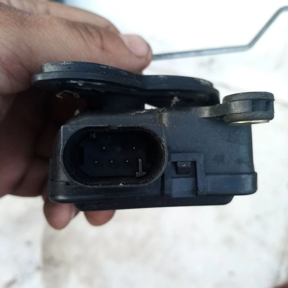 Привод заслонки печки Audi A6C5 4b1820511c