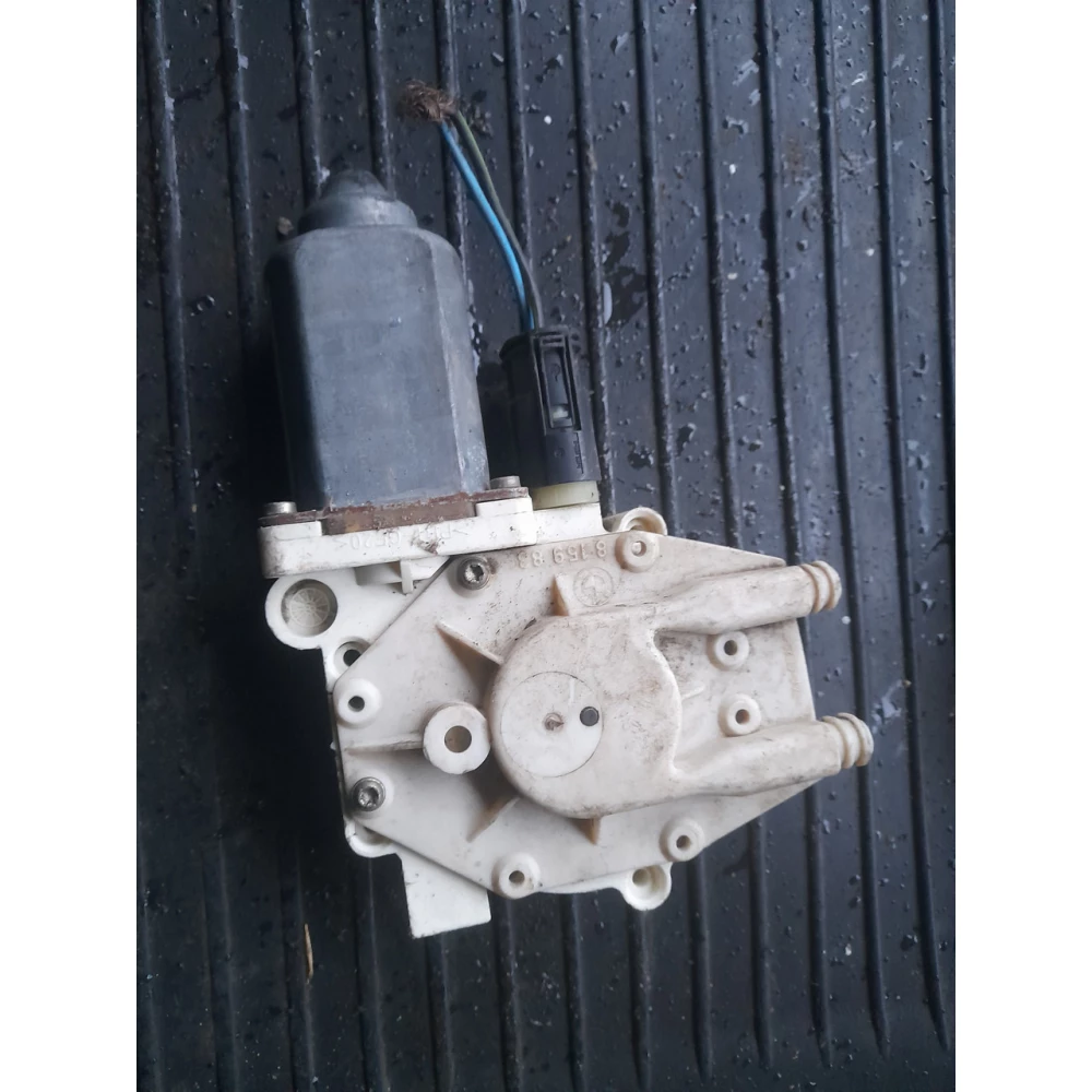 Передний правый стеклоподйомник BMW E39