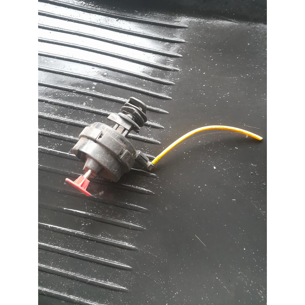 Привод лючка палива Mercedes-Benz w210