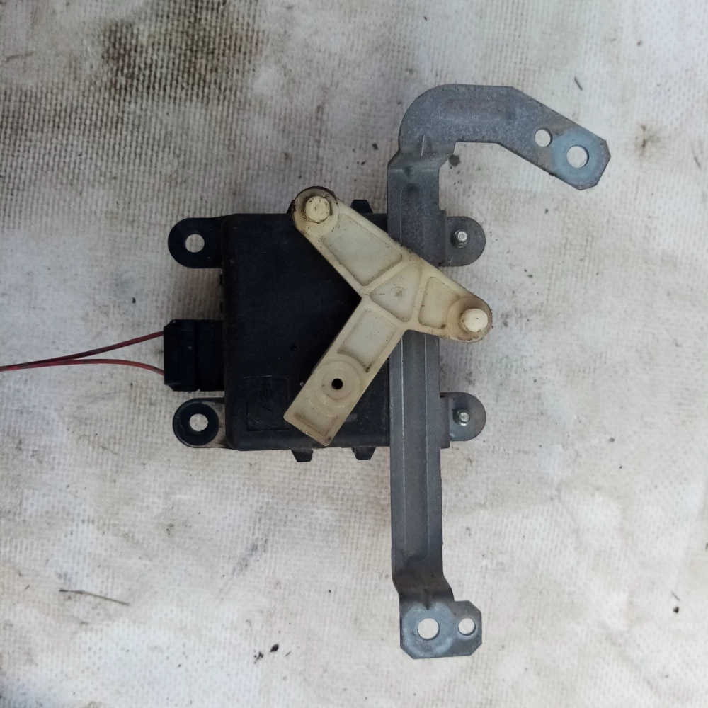 Привод заслонки печки Nissan Almera