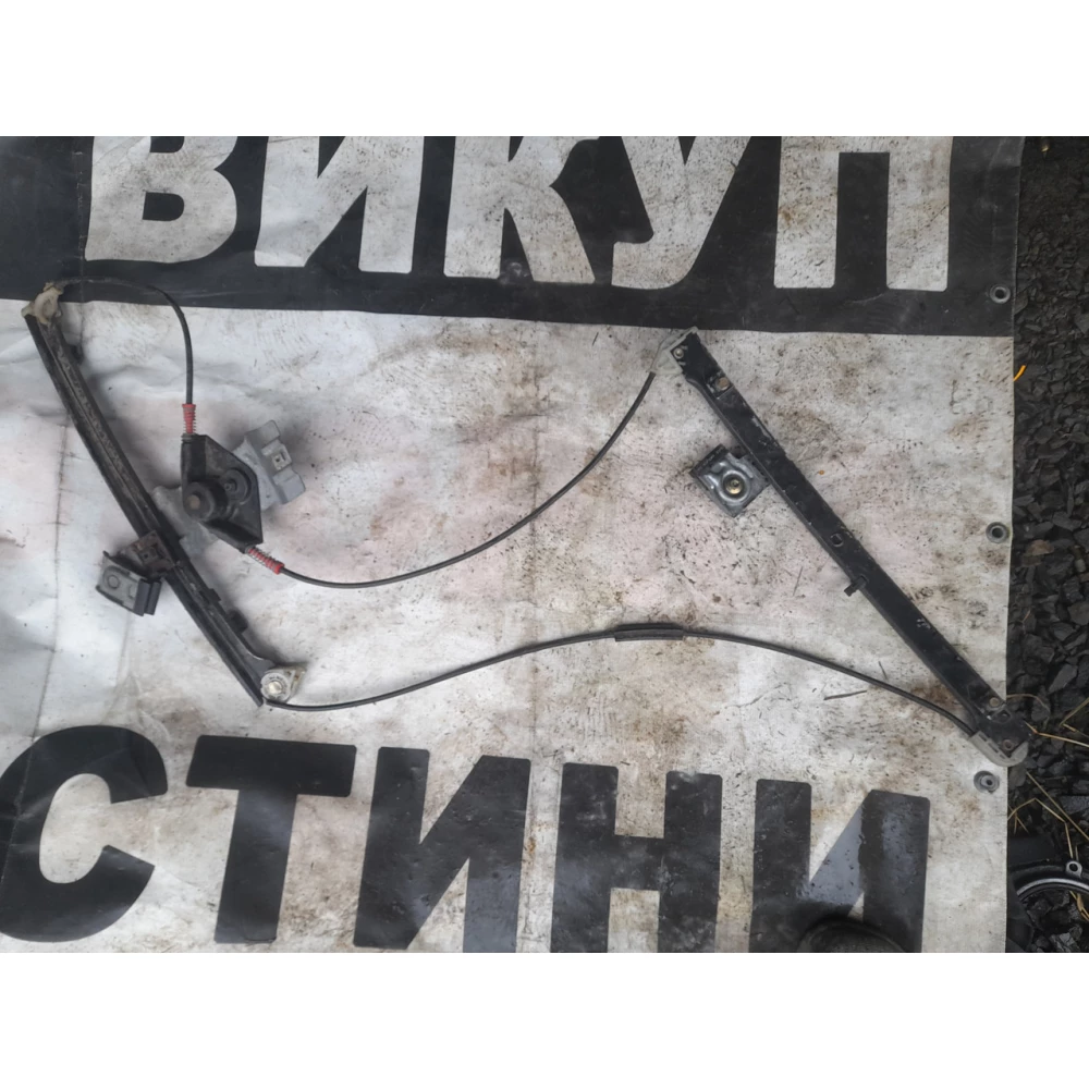 Передний правый стеклоподйомник vw Golf 3