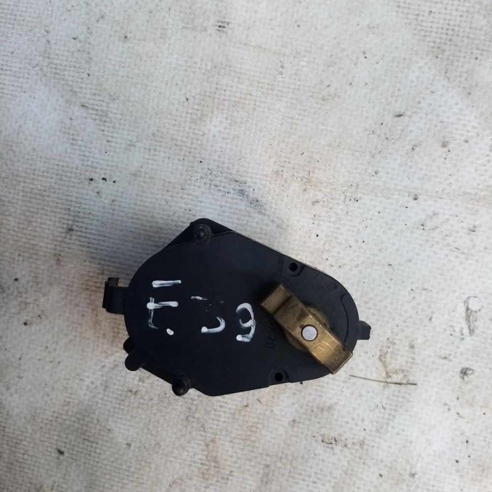 Моторчик обогревателя BMW E 39 8363798