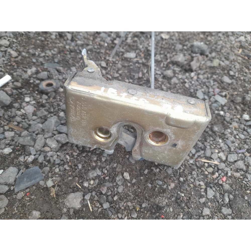 Передний правый замок двери Vw Jetta