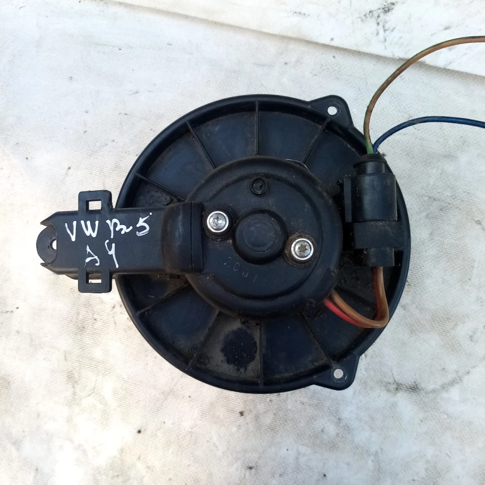Моторчик печки Audi A4B5 4b11820021