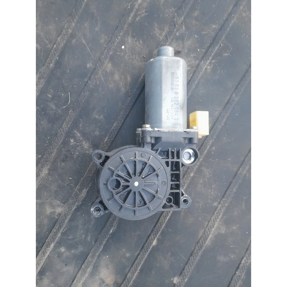 Передний правый стеклоподйомник BMW E46